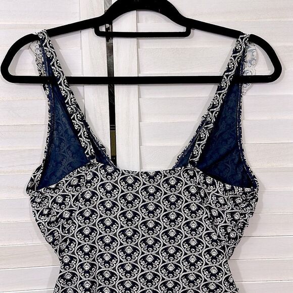 Nip Tuck Size 8 One Piece Swimsuit Blue & White Ruffle - Picture 8 of 16